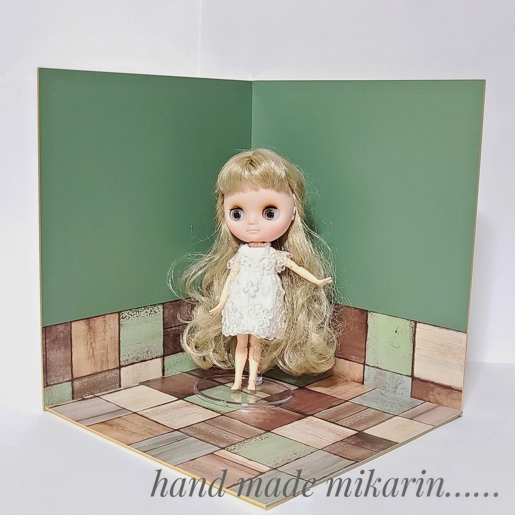 【送料込】背景撮影ボード(グリーン×ブロック)【ドールハウス】