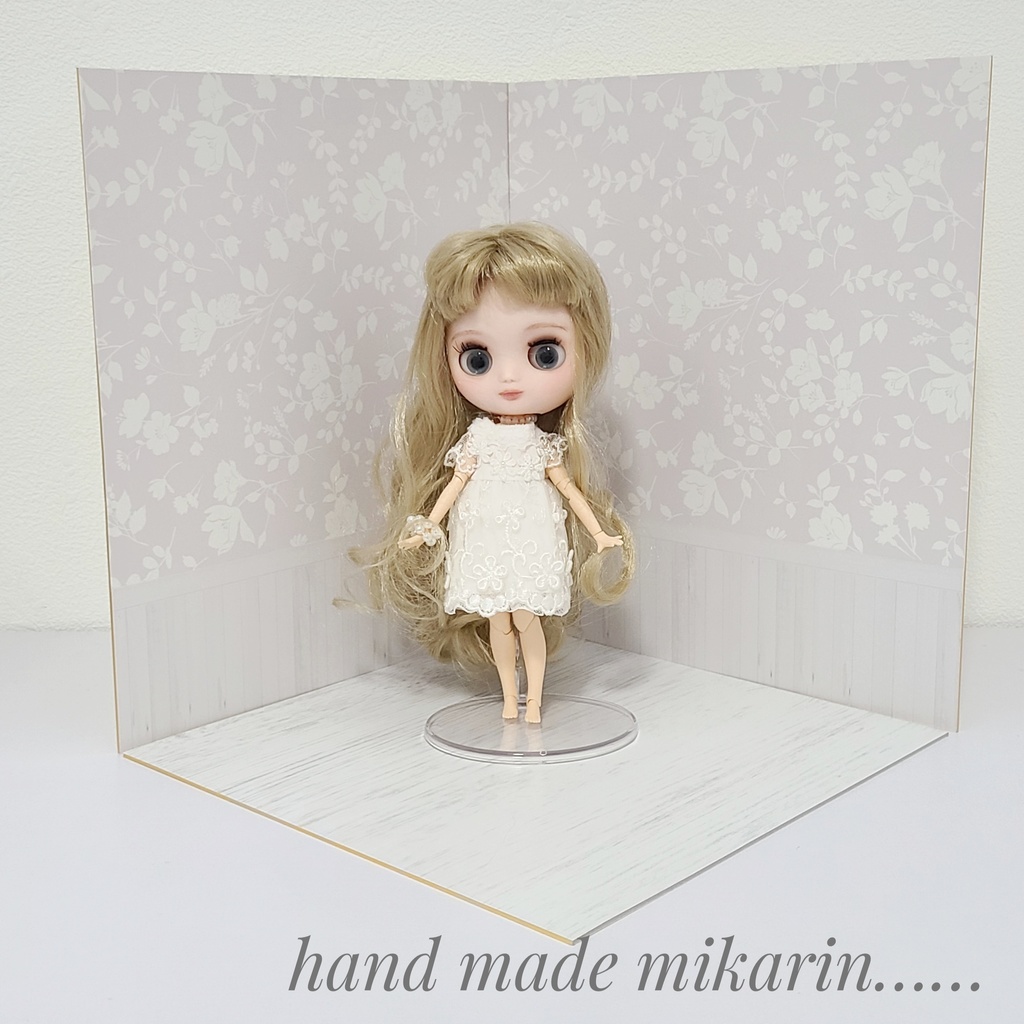 【送料込】背景撮影ボード(くすみピンク花柄×腰壁)【ドールハウス】