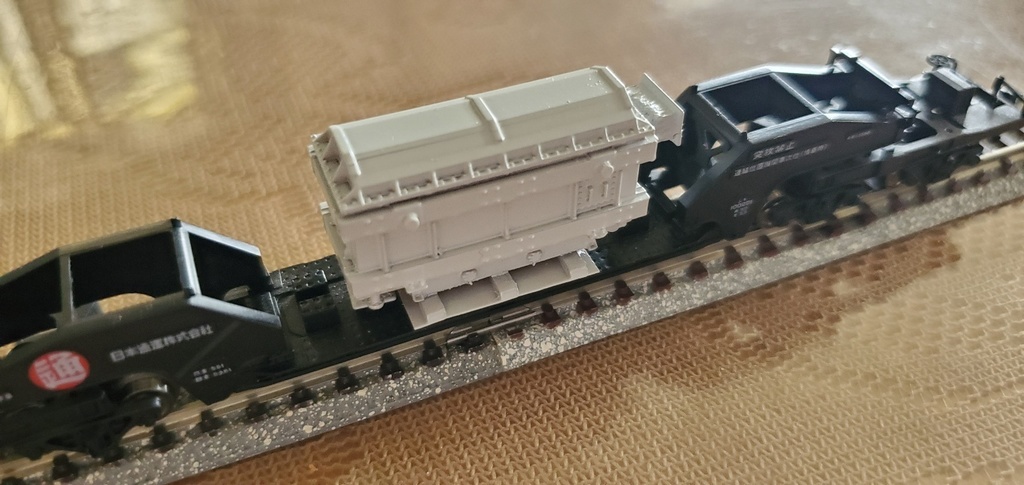 Nゲージ シキ1000用荷物2 屋内用三相変圧器 未塗装キット