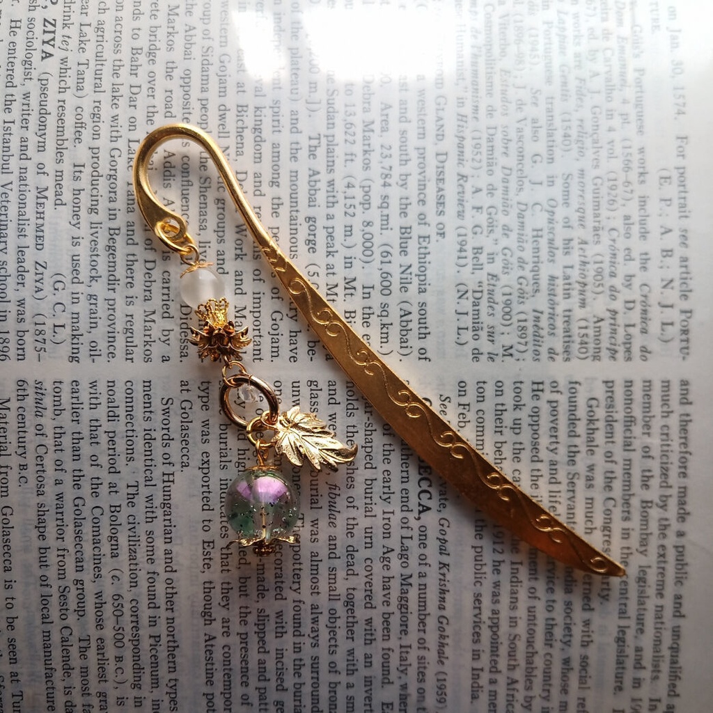 B022 栞(しおり)ブックマーク