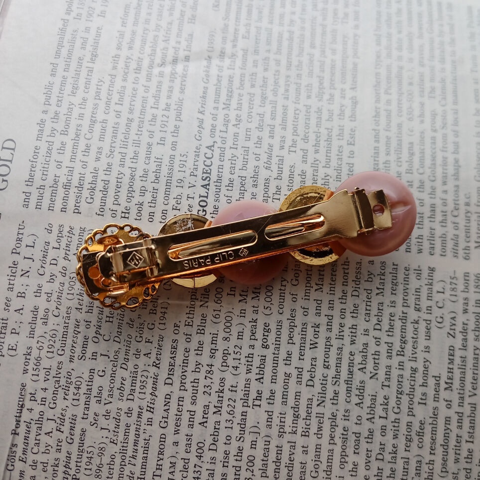 B013 ヴィンテージボタンのバレッタ