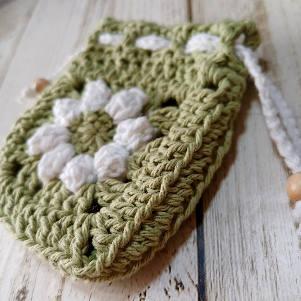 M020 手編みの巾着ポーチ