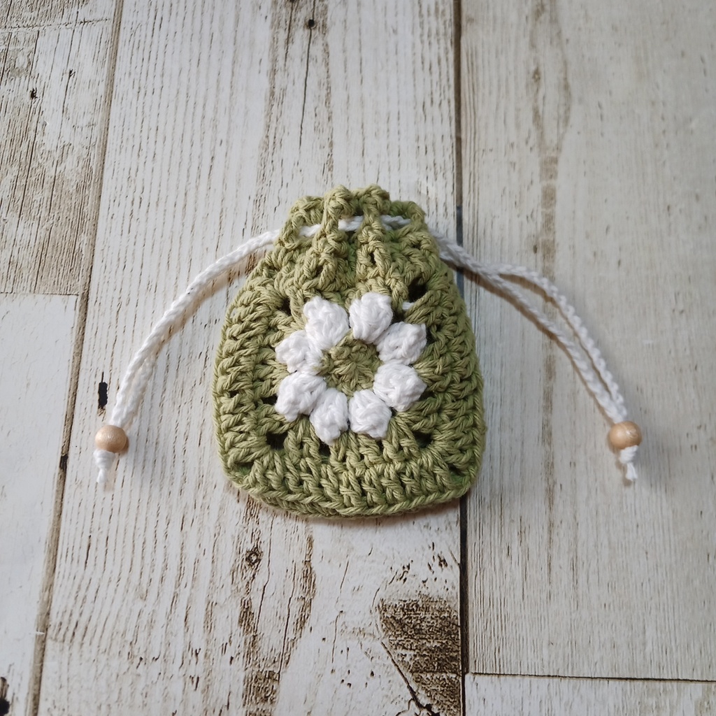 M020 手編みの巾着ポーチ