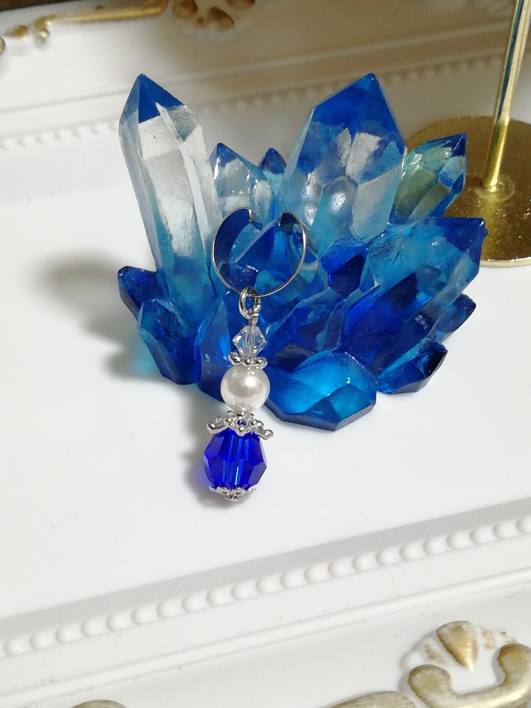 香水瓶風イヤーカフ