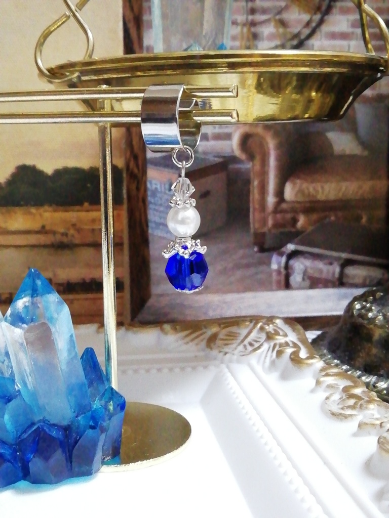 香水瓶風イヤーカフ