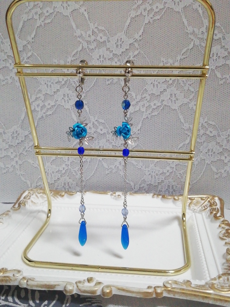 蒼薔薇の雫イヤリング