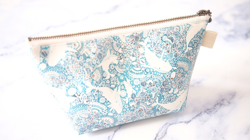 【受注生産】🐋鯨野ファンタジア 三角ポーチ