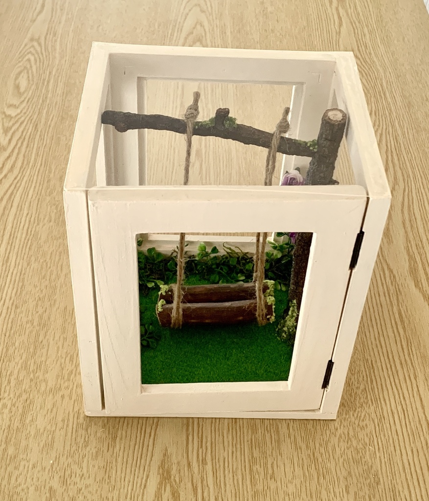 メルヘンなブランコ ドール展示台