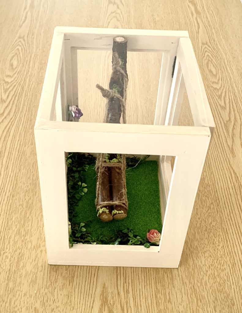 メルヘンなブランコ ドール展示台