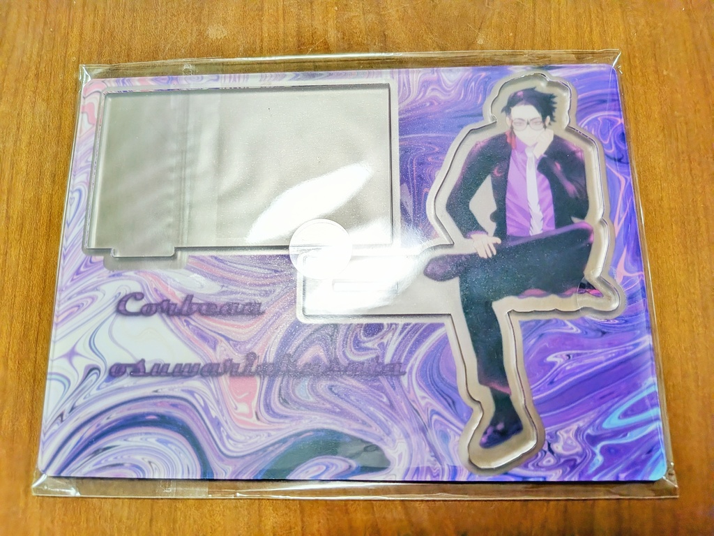 お座りしてるカラスバさんフレームアクリルスタンド