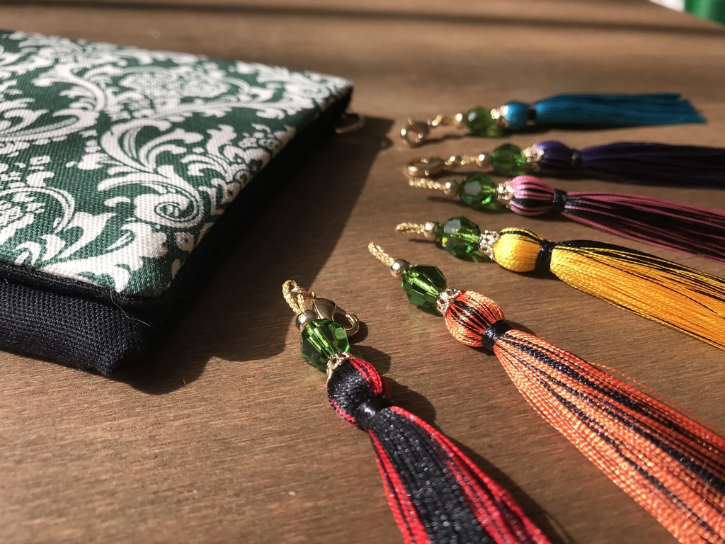 タッセルでお着替え 生々しくない江のもの チケットケース