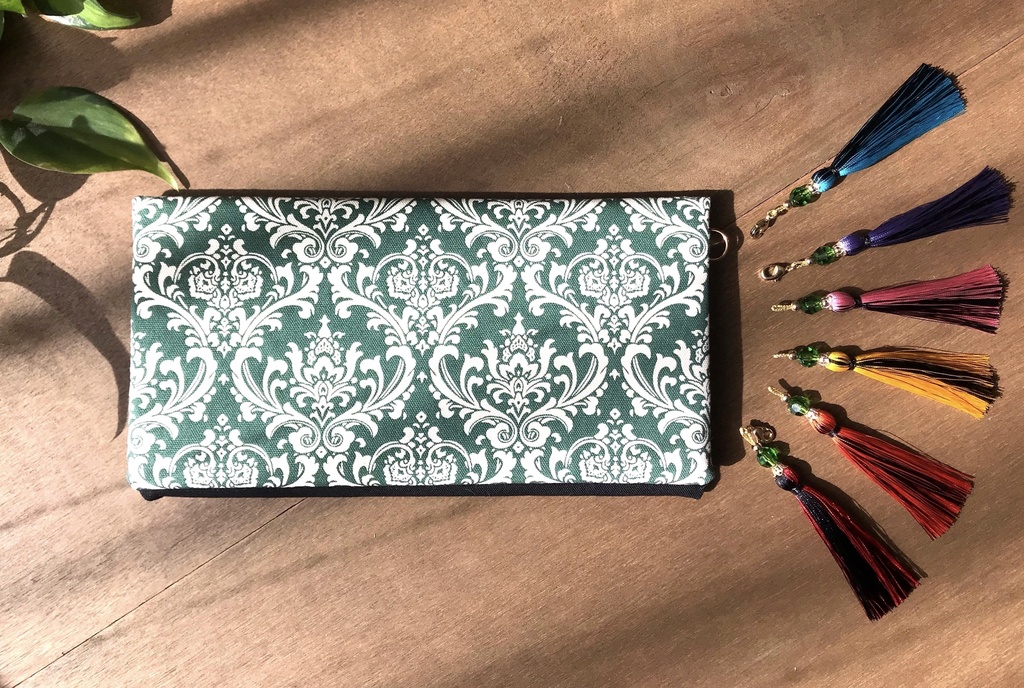 タッセルでお着替え 生々しくない江のもの チケットケース