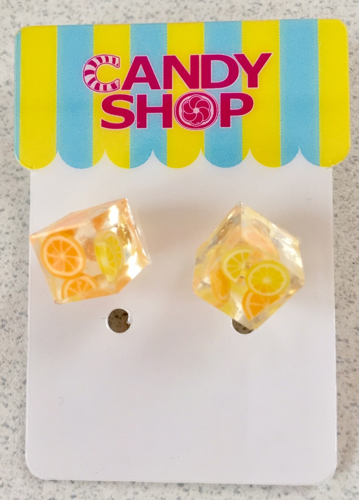 キューブピアス