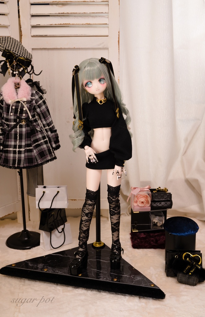 ぽわん袖ニット