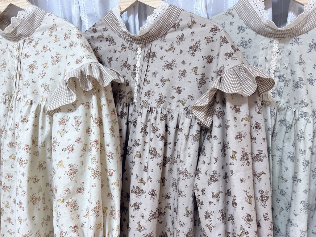 うさぎとお散歩ワンピース