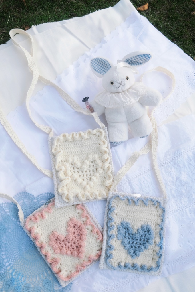 手編みのぽこぽこハートバック