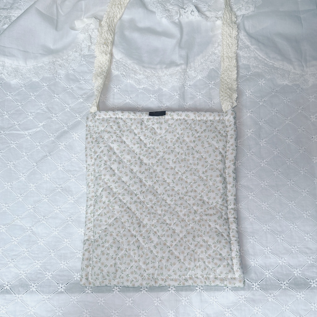 手編みのぽこぽこハートバック