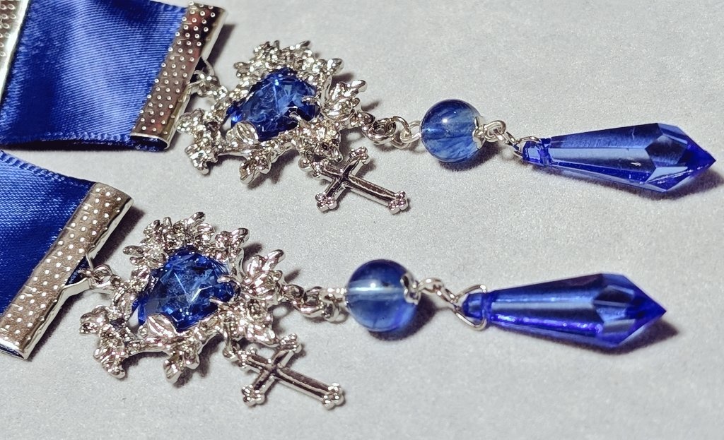 青or水色×シルバー 旗型イヤリング(画像12枚)