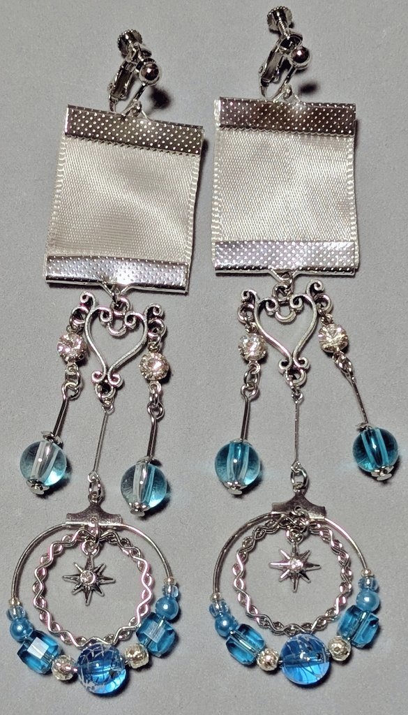 青or水色×シルバー 旗型イヤリング(画像12枚)