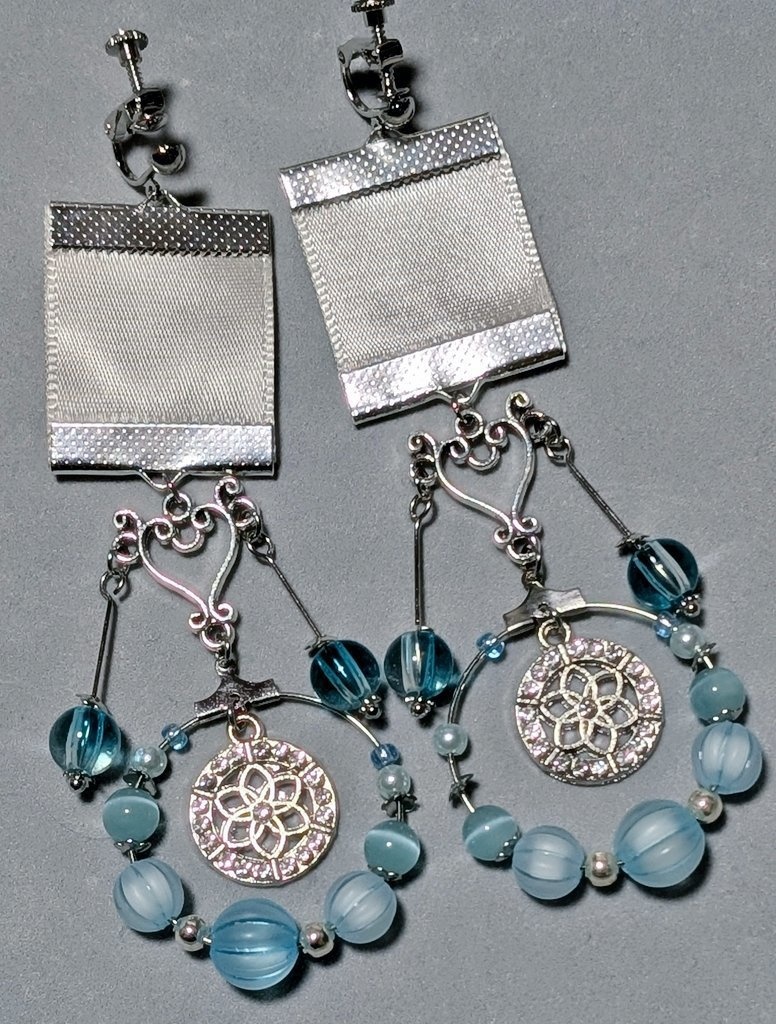 青or水色×シルバー　旗型イヤリング(画像12枚)