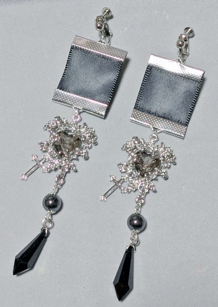 黒×十字架　イヤリング