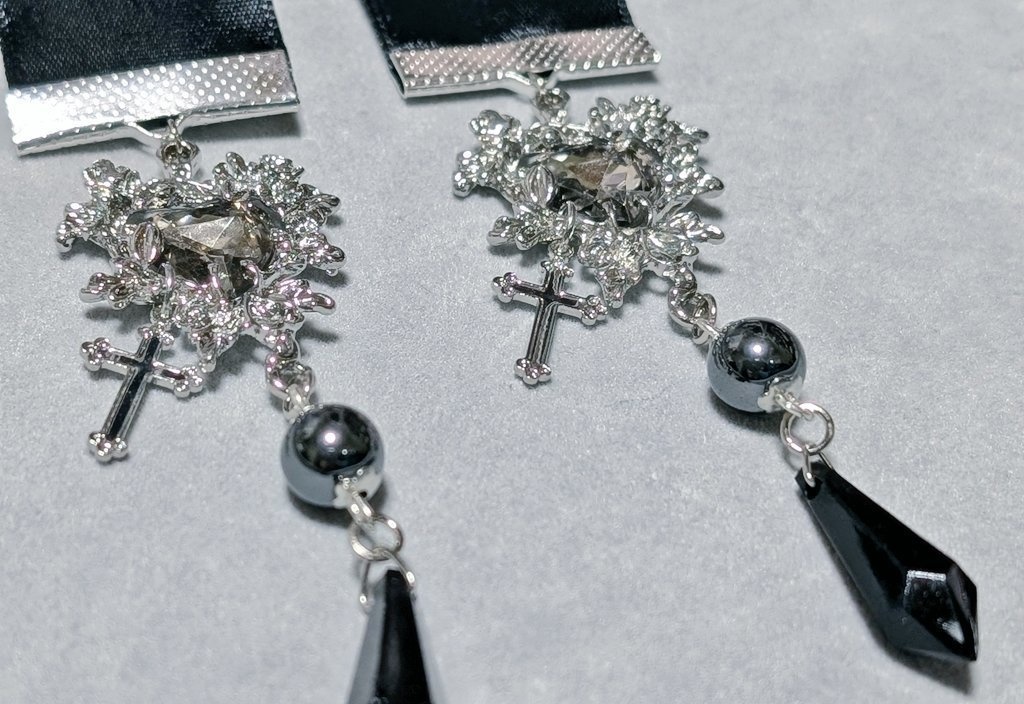 黒×十字架 イヤリング