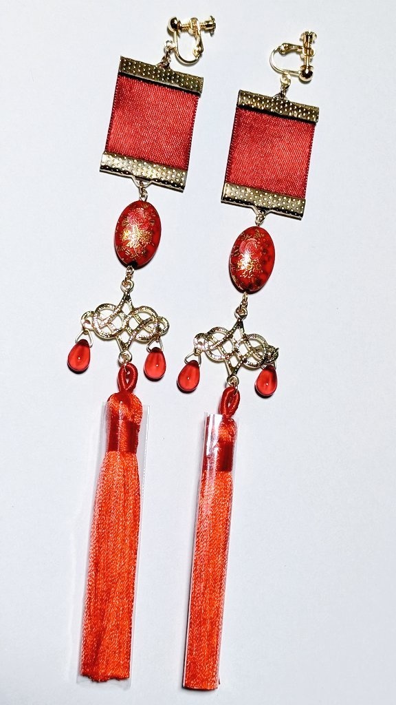 中華風旗型イヤリング〜赤〜