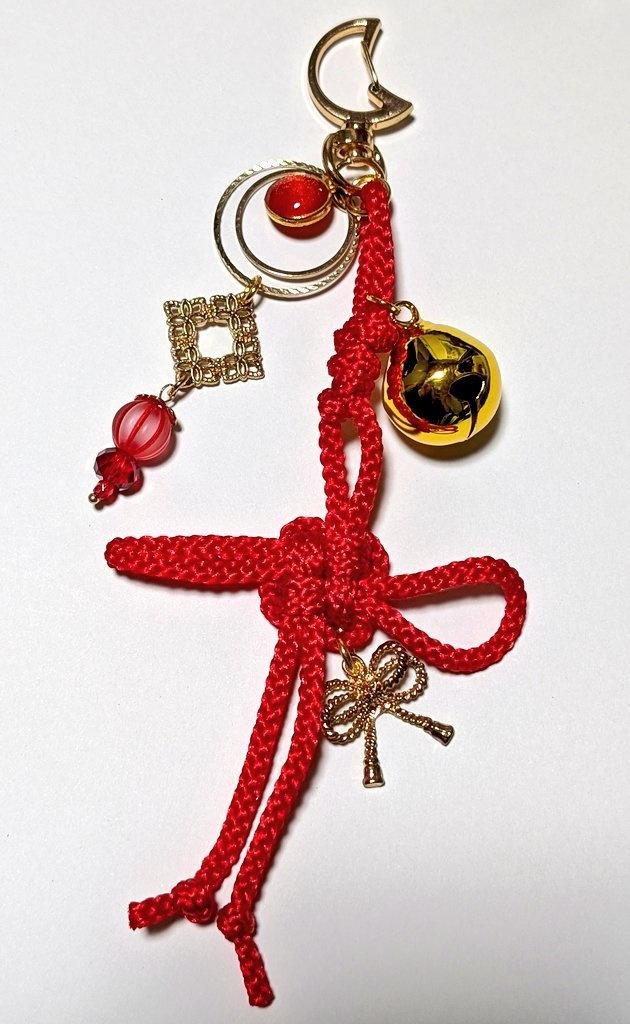 吉祥結と鈴のキーホルダー