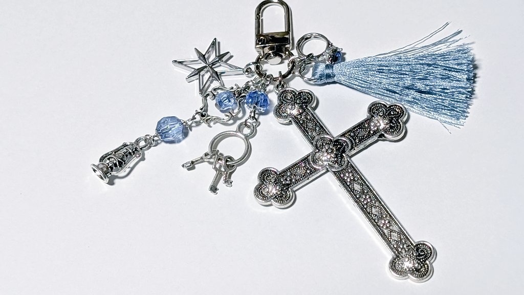 十字架モチーフキーホルダー(青&シルバー)