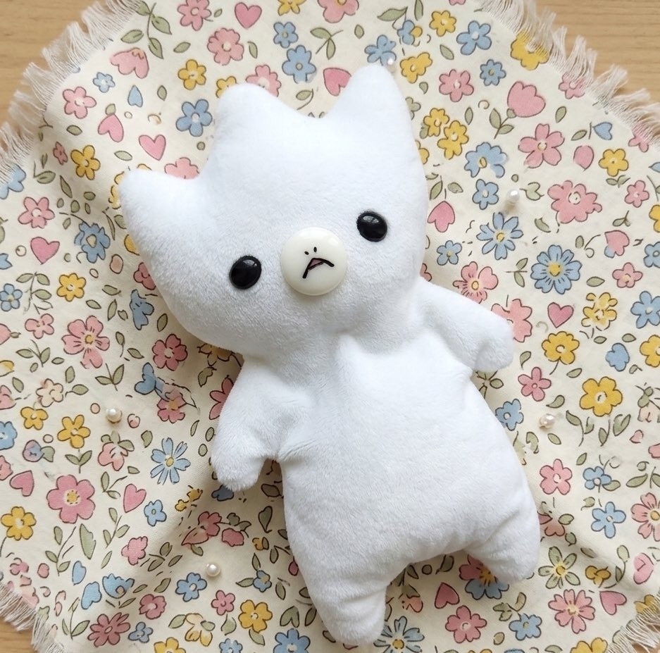 ヘンテコな生き物あちゃ【もちもちぬいぐるみ】【ホワイト】