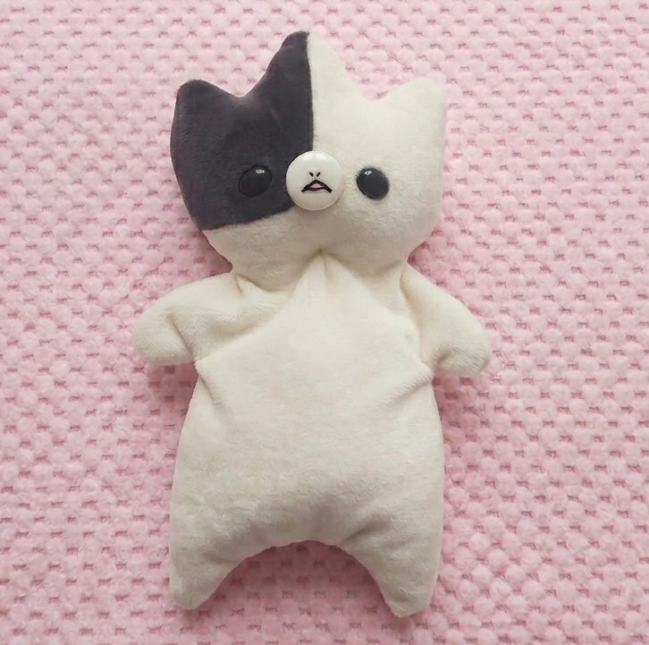 ヘンテコな生き物あちゃ【クタクタぬいぐるみ】【モノクロブチ】