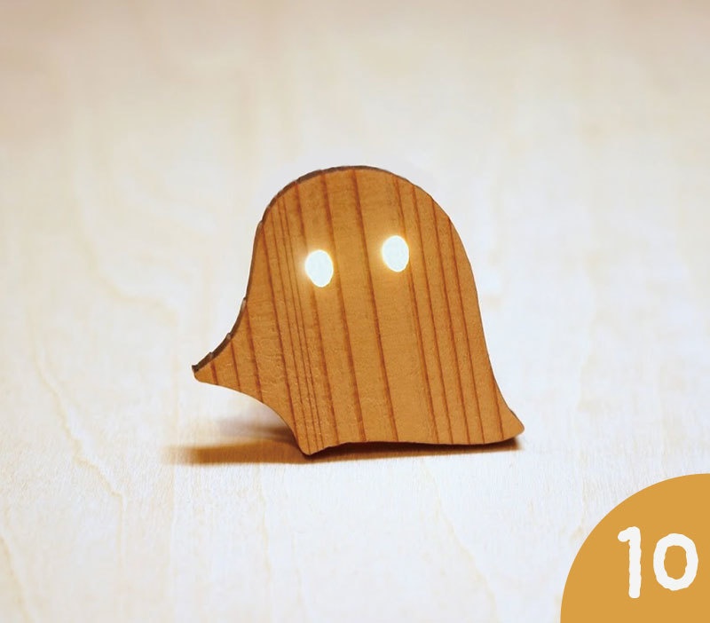 おばけパズルのLEDバッジ SUGI(熊本小国杉)