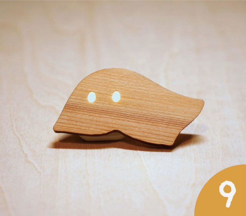 おばけパズルのLEDバッジ SUGI(熊本小国杉)