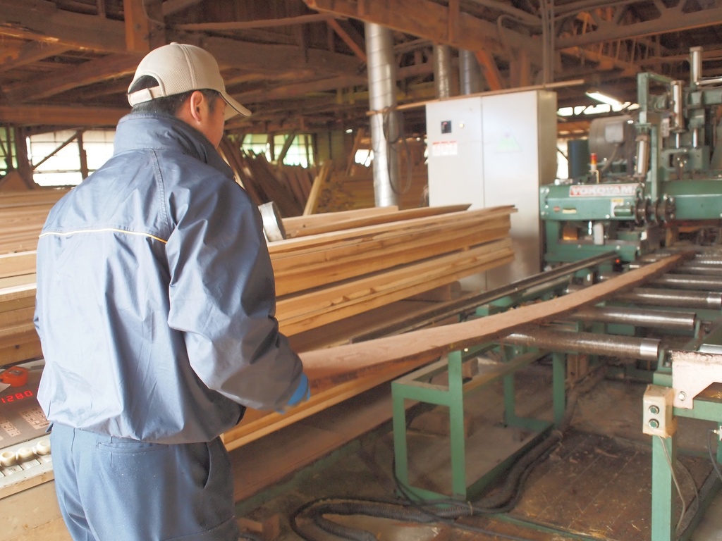 おばけパズルのLEDバッジ SUGI(熊本小国杉)