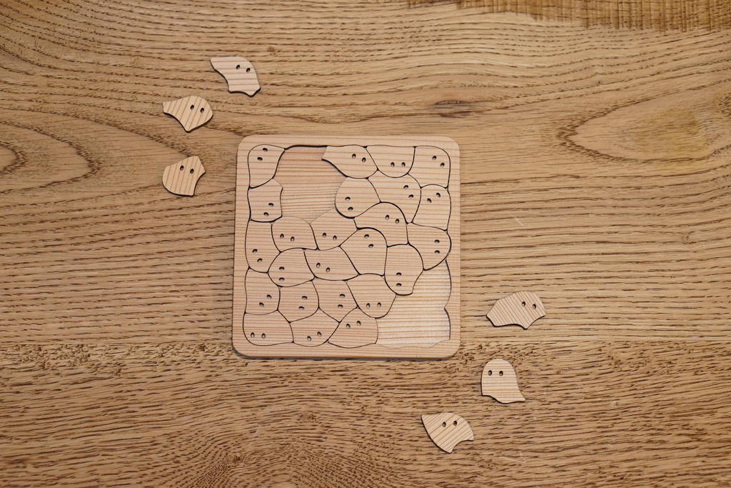 おばけパズル3030(熊本小国杉 無垢材3mm厚)