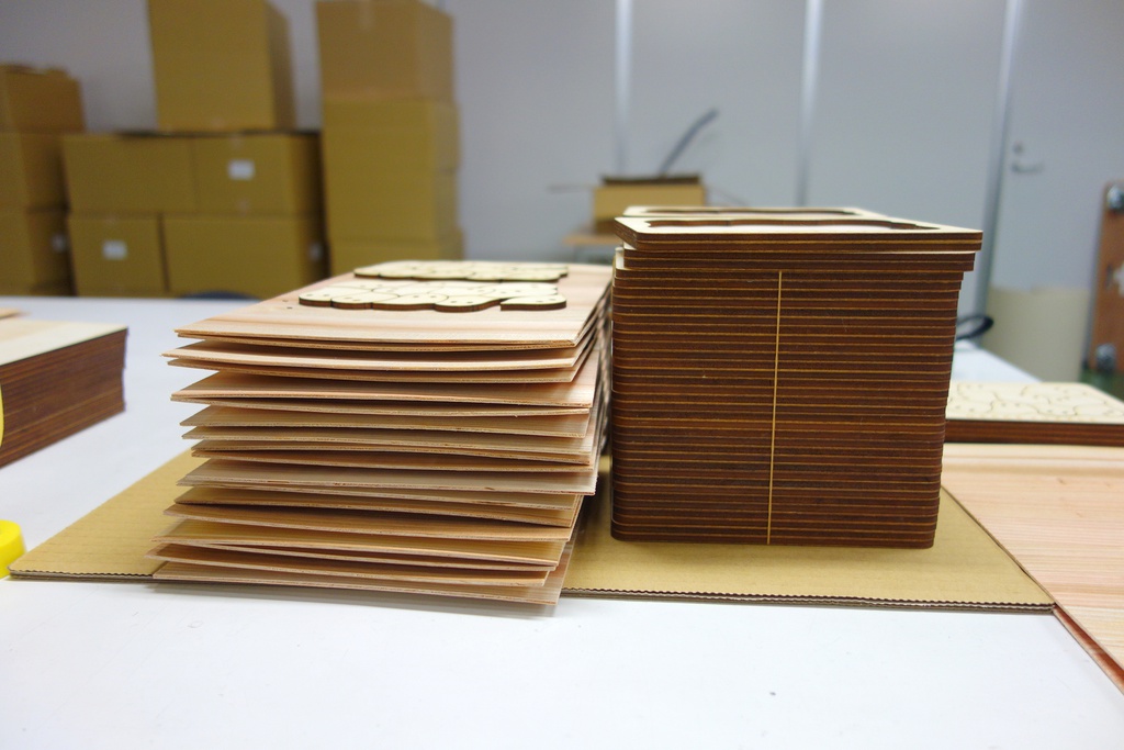 はがきサイズ おばけパズル (シナ合板4mm厚)