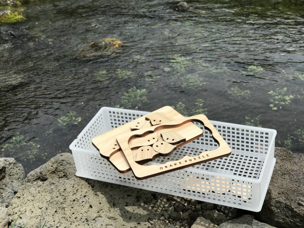 はがきサイズ おばけパズル (富士山麓ヒノキ無垢材5mm厚)