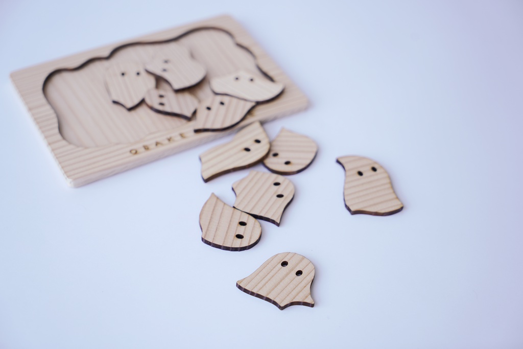 【完売】はがきサイズ おばけパズル (熊本小国杉 無垢材3mm厚)