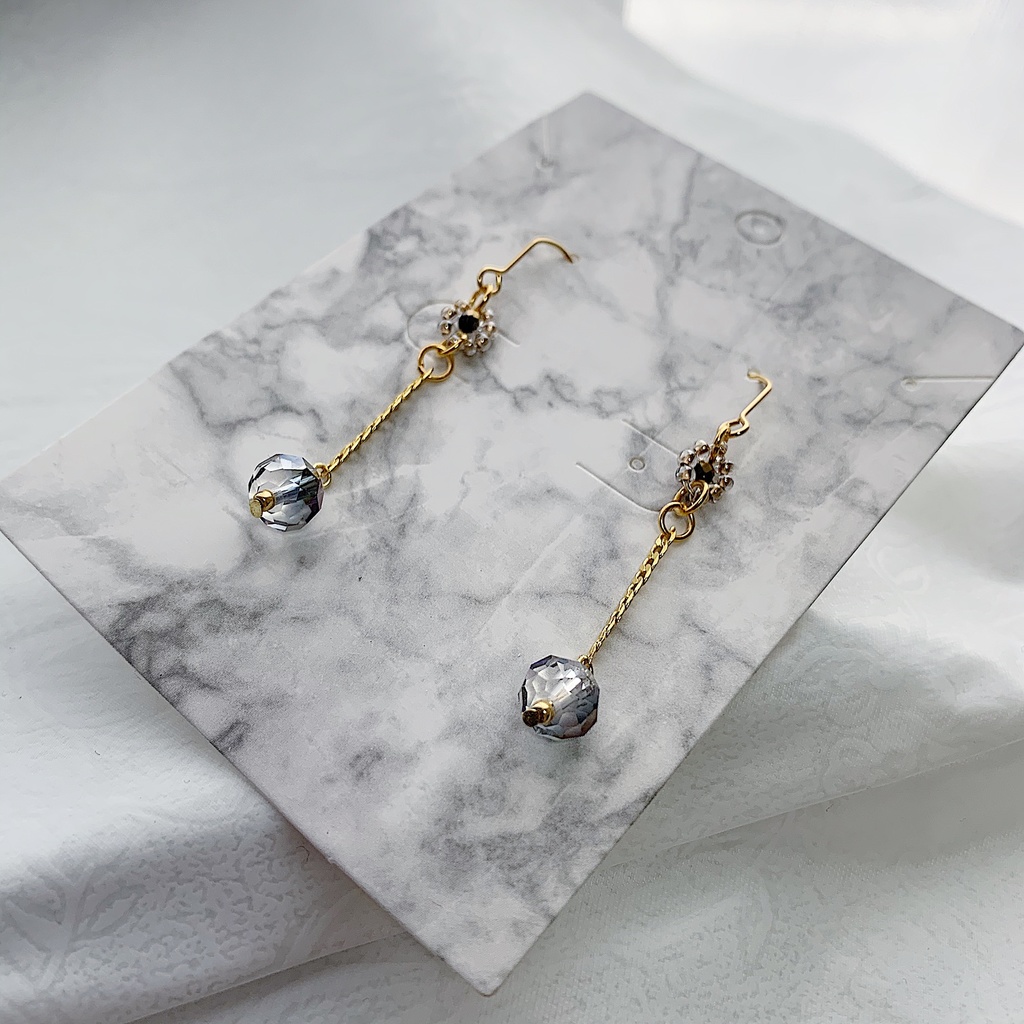 ガラスビーズのピアス