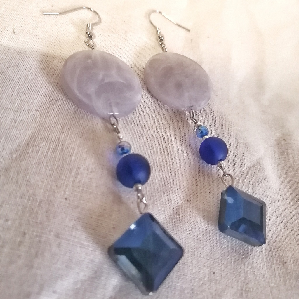 曇った夜空のピアス