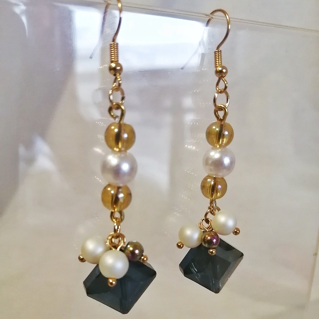 満月と星屑のピアス