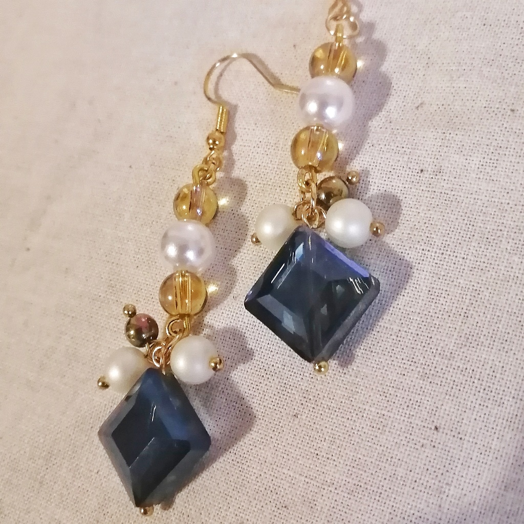 満月と星屑のピアス