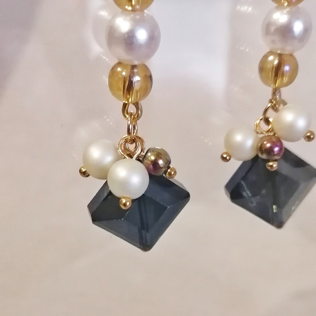 満月と星屑のピアス