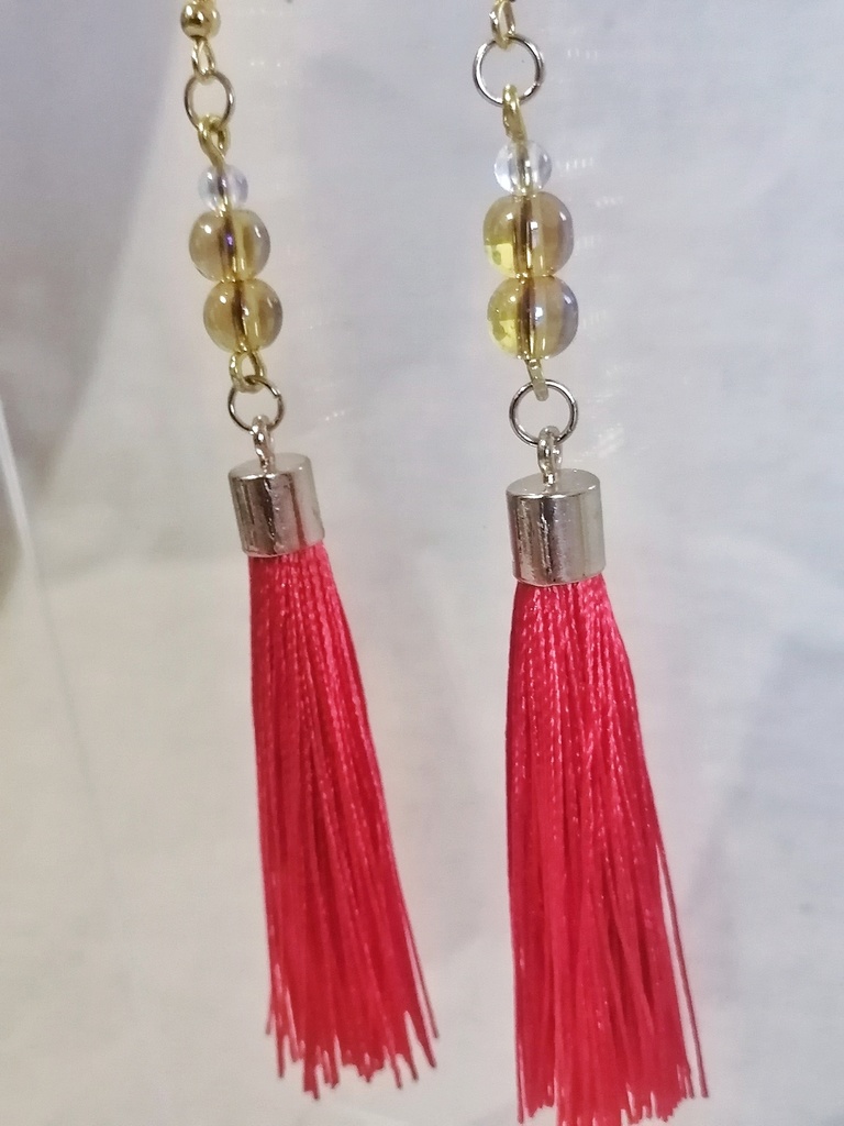 夏色イエローと朱色のタッセルピアス