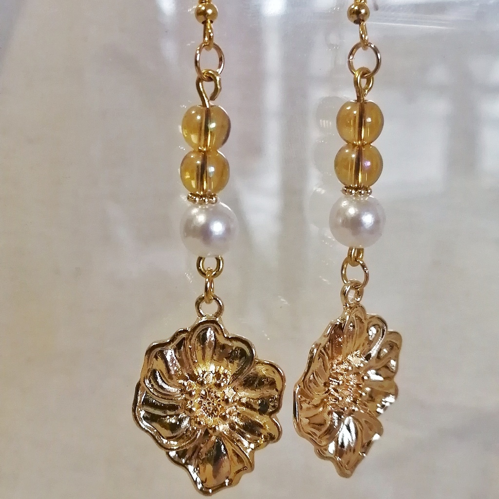 夏色イエローとパールの春ピアス