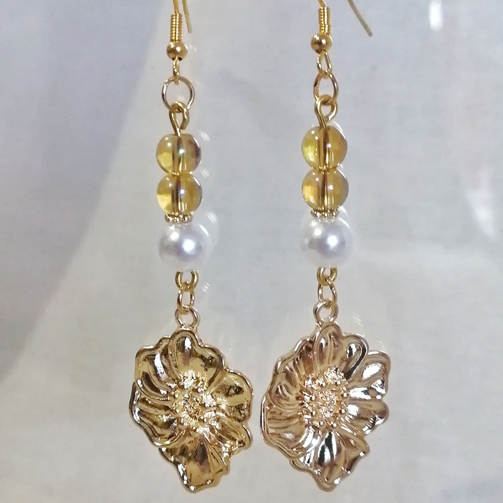 夏色イエローとパールの春ピアス