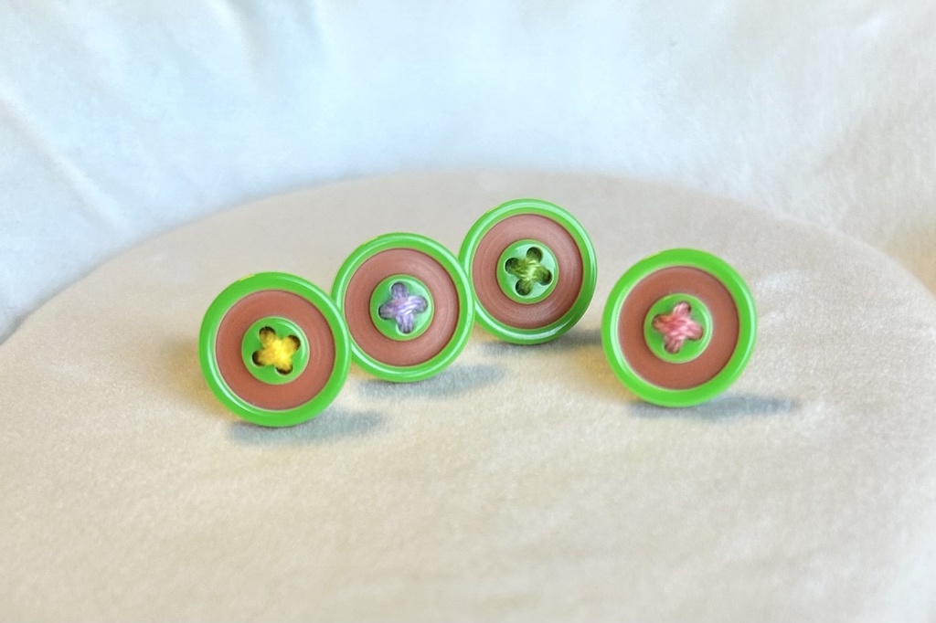 つまの目ボタンピアス(二重まる)