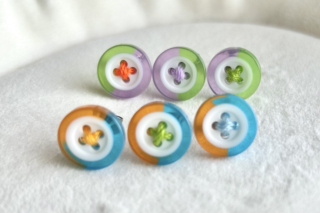 つまの目ボタンピアス(ドロップ)