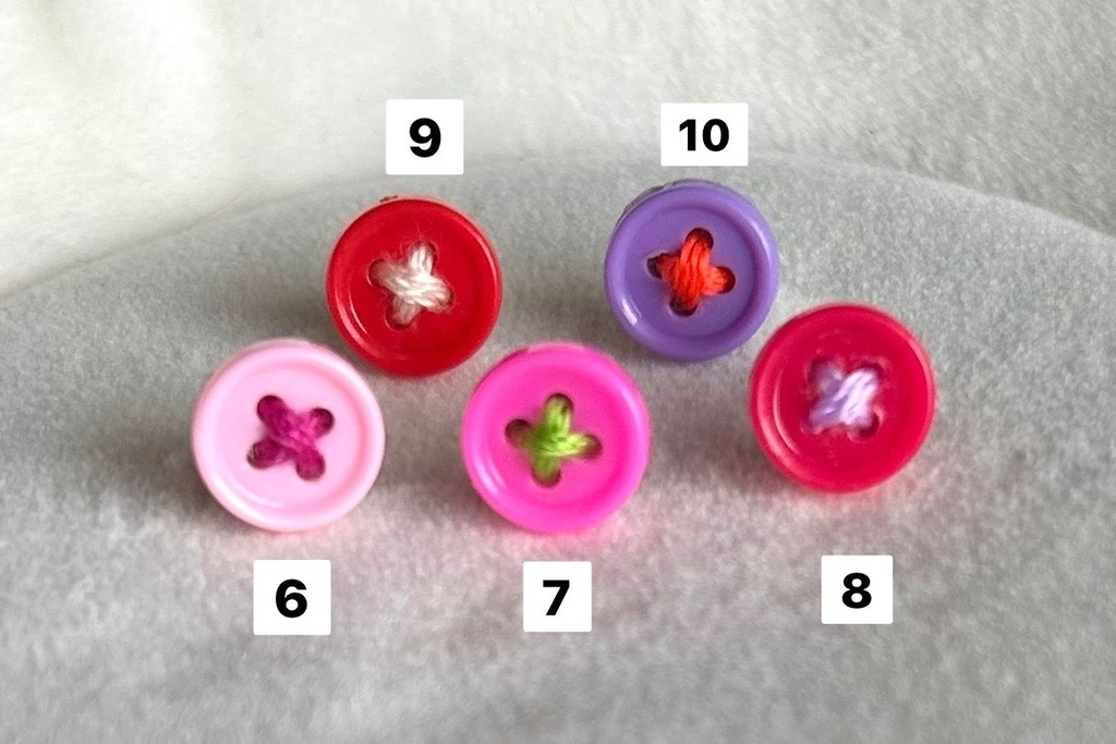 つまの目ボタン(おめめ)