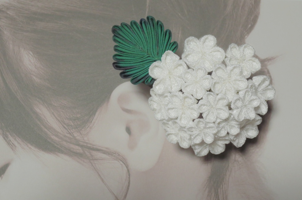 大手毬の髪飾り